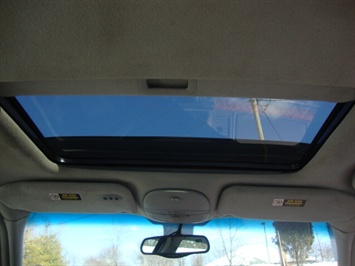 2002 Lincoln Continental   - Photo 15 - Cincinnati, OH 45255