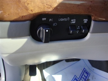 2002 Lincoln Continental   - Photo 13 - Cincinnati, OH 45255