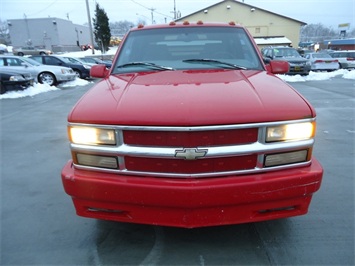 1997 CHEVROLET CREW CAB   - Photo 2 - Cincinnati, OH 45255