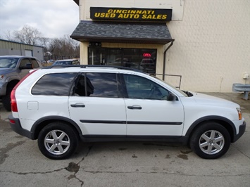 2005 Volvo XC90 2.5T   - Photo 3 - Cincinnati, OH 45255