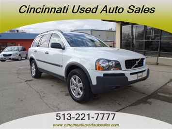 2005 Volvo XC90 2.5T   - Photo 1 - Cincinnati, OH 45255