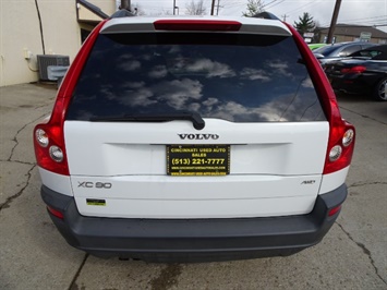 2005 Volvo XC90 2.5T   - Photo 4 - Cincinnati, OH 45255