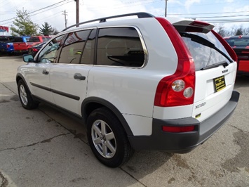 2005 Volvo XC90 2.5T   - Photo 11 - Cincinnati, OH 45255