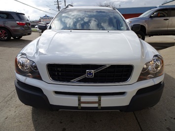 2005 Volvo XC90 2.5T   - Photo 2 - Cincinnati, OH 45255