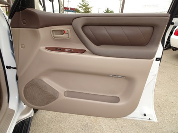 2002 Toyota Land Cruiser   - Photo 25 - Cincinnati, OH 45255