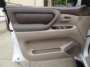 2002 Toyota Land Cruiser   - Photo 24 - Cincinnati, OH 45255