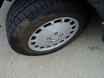 1990 MERCEDES BENZ 420SEL   - Photo 28 - Cincinnati, OH 45255