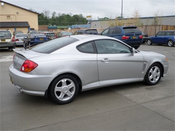 2003 Hyundai Tiburon GT V6   - Photo 6 - Cincinnati, OH 45255