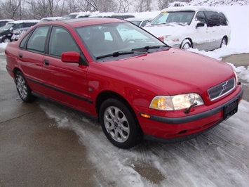 2000 Volvo S40   - Photo 1 - Cincinnati, OH 45255