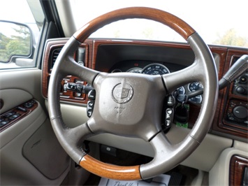 2002 Cadillac Escalade   - Photo 24 - Cincinnati, OH 45255