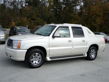 2002 Cadillac Escalade   - Photo 3 - Cincinnati, OH 45255