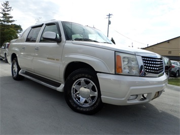 2002 Cadillac Escalade   - Photo 10 - Cincinnati, OH 45255