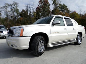 2002 Cadillac Escalade   - Photo 11 - Cincinnati, OH 45255