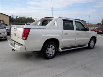 2002 Cadillac Escalade   - Photo 6 - Cincinnati, OH 45255