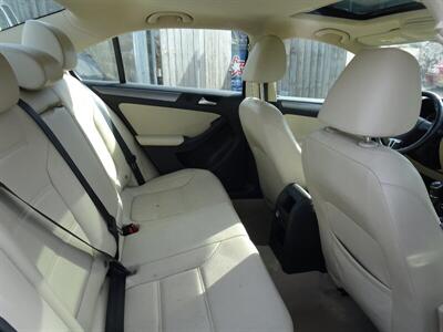 2013 Volkswagen Jetta TDI  2.0L I4 FWD - Photo 11 - Cincinnati, OH 45255
