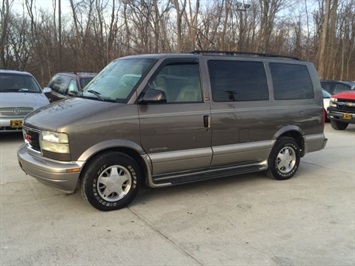 2002 GMC Safari SLT   - Photo 3 - Cincinnati, OH 45255