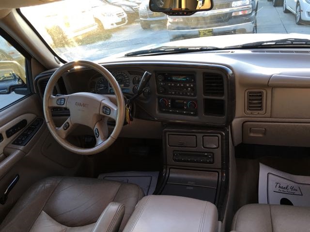2005 GMC Sierra 1500 Denali - Photo 7 - Cincinnati, OH 45255