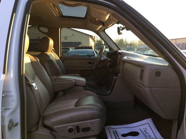 2005 GMC Sierra 1500 Denali - Photo 8 - Cincinnati, OH 45255