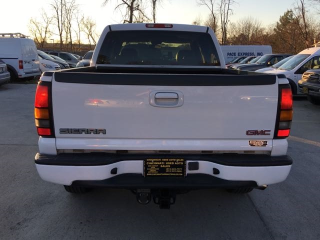 2005 GMC Sierra 1500 Denali - Photo 5 - Cincinnati, OH 45255