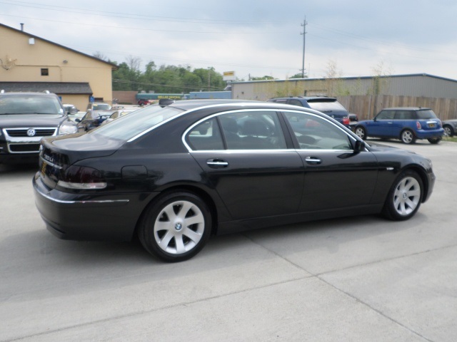 2006 BMW 7 Series 750Li   - Photo 6 - Cincinnati, OH 45255