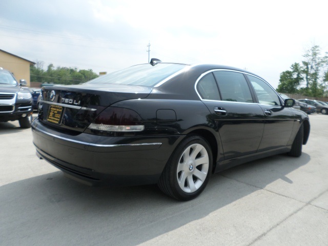 2006 BMW 7 Series 750Li   - Photo 13 - Cincinnati, OH 45255