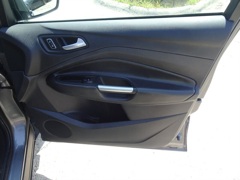 2014 Ford Escape SE   - Photo 24 - Cincinnati, OH 45255