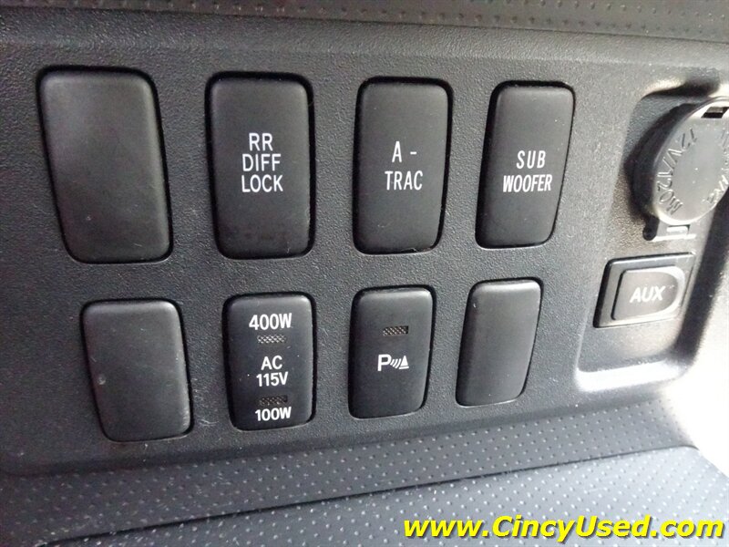 2007 Toyota FJ Cruiser 4.0L V6 4X4 - Photo 22 - Cincinnati, OH 45255