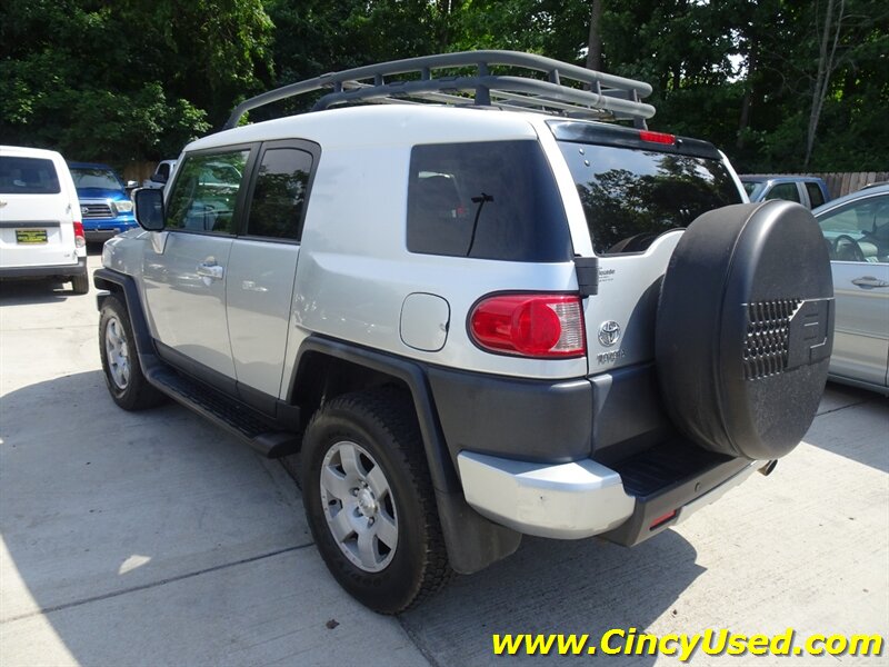 2007 Toyota FJ Cruiser 4.0L V6 4X4 - Photo 8 - Cincinnati, OH 45255