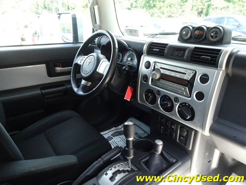 2007 Toyota FJ Cruiser 4.0L V6 4X4 - Photo 14 - Cincinnati, OH 45255
