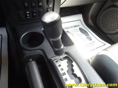 2007 Toyota FJ Cruiser 4.0L V6 4X4   - Photo 16 - Cincinnati, OH 45255