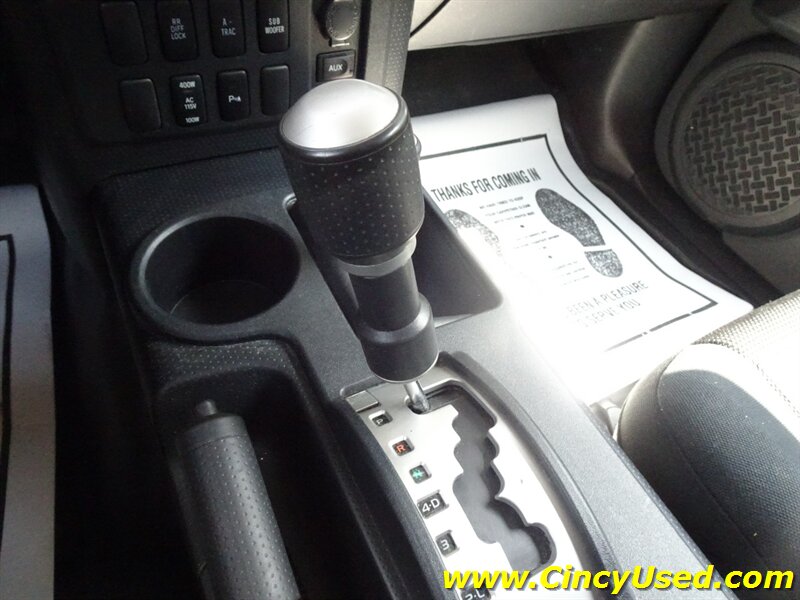 2007 Toyota FJ Cruiser 4.0L V6 4X4 - Photo 16 - Cincinnati, OH 45255