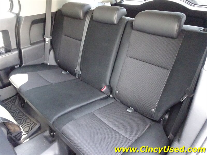 2007 Toyota FJ Cruiser 4.0L V6 4X4 - Photo 12 - Cincinnati, OH 45255