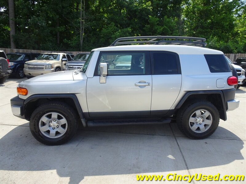 2007 Toyota FJ Cruiser 4.0L V6 4X4 - Photo 4 - Cincinnati, OH 45255