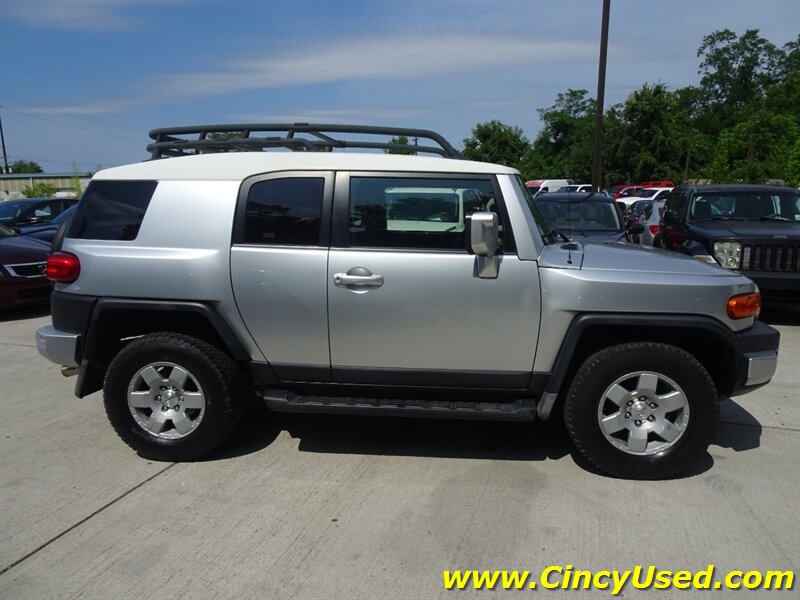 2007 Toyota FJ Cruiser 4.0L V6 4X4 - Photo 5 - Cincinnati, OH 45255