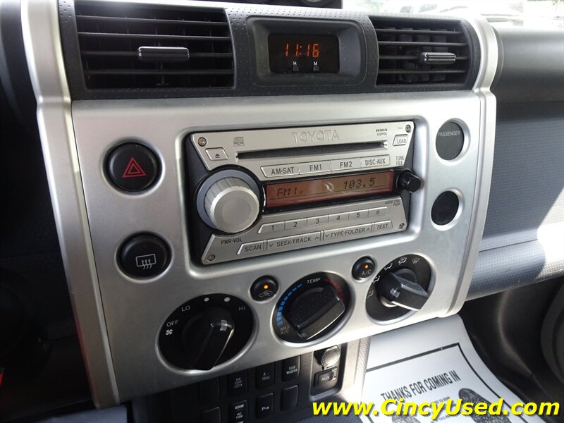 2007 Toyota FJ Cruiser 4.0L V6 4X4 - Photo 17 - Cincinnati, OH 45255