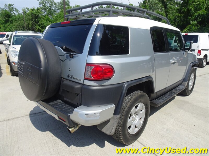 2007 Toyota FJ Cruiser 4.0L V6 4X4 - Photo 6 - Cincinnati, OH 45255