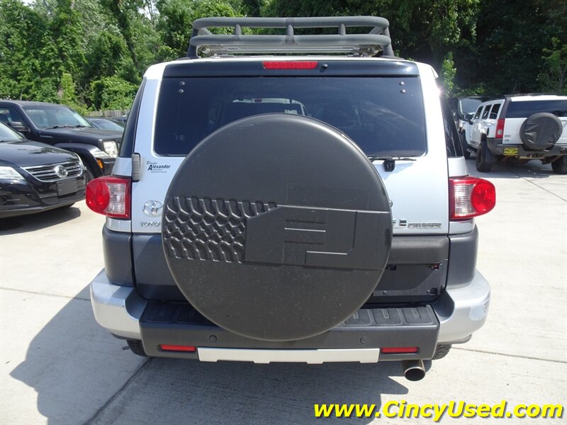 2007 Toyota FJ Cruiser 4.0L V6 4X4 - Photo 7 - Cincinnati, OH 45255