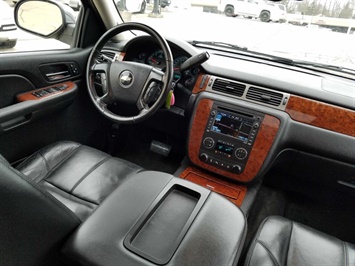 2008 Chevrolet Tahoe LTZ   - Photo 9 - Cincinnati, OH 45255