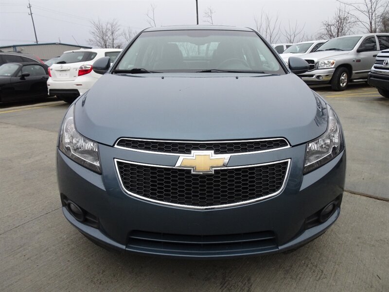 2012 Chevrolet Cruze LTZ - Photo 6 - Cincinnati, OH 45255