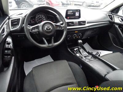 2017 Mazda MAZDA3 Sport   - Photo 10 - Cincinnati, OH 45255