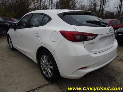 2017 Mazda MAZDA3 Sport   - Photo 9 - Cincinnati, OH 45255