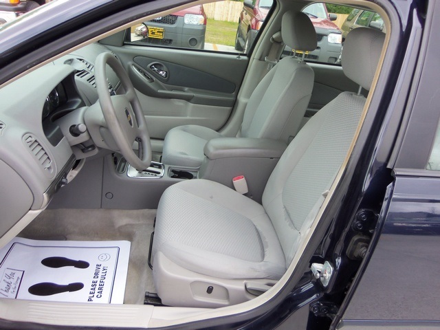 2006 Chevrolet Malibu LS - Photo 14 - Cincinnati, OH 45255