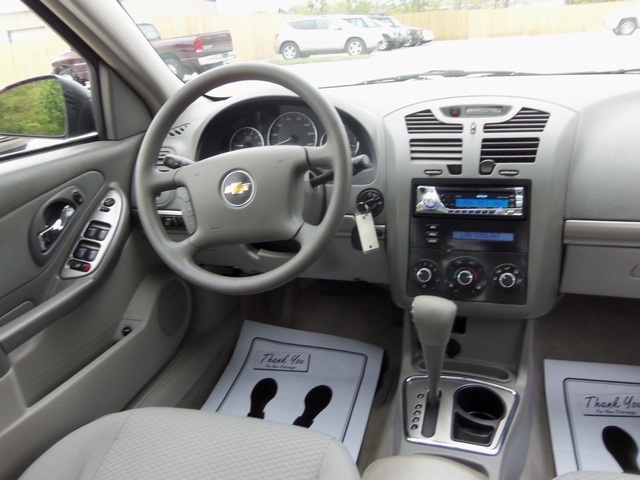 2006 Chevrolet Malibu LS - Photo 7 - Cincinnati, OH 45255