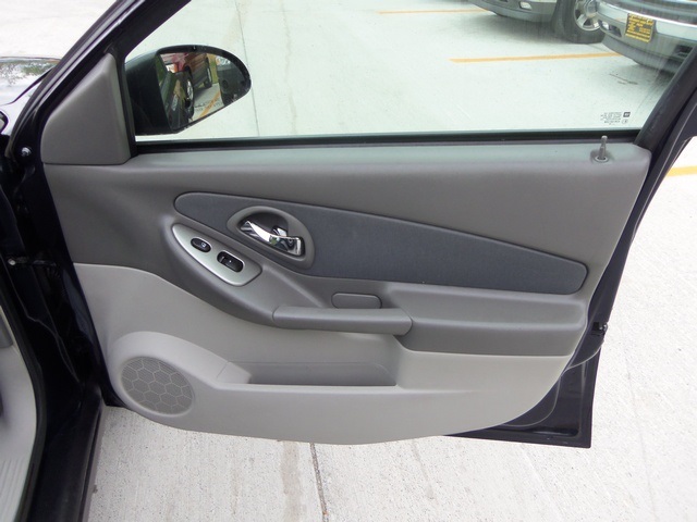 2006 Chevrolet Malibu LS - Photo 21 - Cincinnati, OH 45255