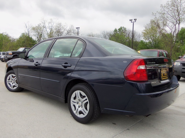 2006 Chevrolet Malibu LS - Photo 12 - Cincinnati, OH 45255
