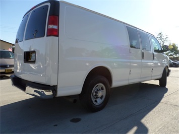 2006 Chevrolet G2500 Vans Express   - Photo 13 - Cincinnati, OH 45255