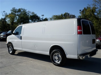 2006 Chevrolet G2500 Vans Express   - Photo 4 - Cincinnati, OH 45255