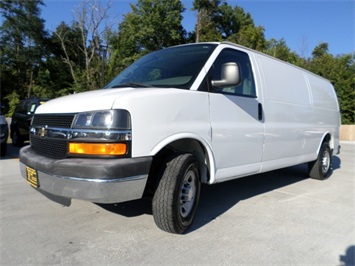 2006 Chevrolet G2500 Vans Express   - Photo 11 - Cincinnati, OH 45255