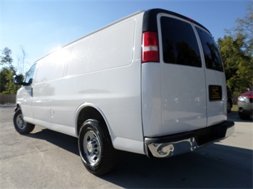 2006 Chevrolet G2500 Vans Express   - Photo 12 - Cincinnati, OH 45255