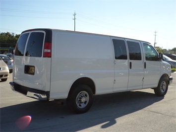 2006 Chevrolet G2500 Vans Express   - Photo 6 - Cincinnati, OH 45255